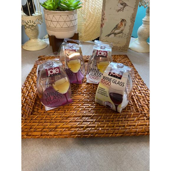 New Set of 4 Joie Wine Glass To Go 2 White 2 Wine Red Lot $12.95 MSRP Each - Picture 1 of 8
